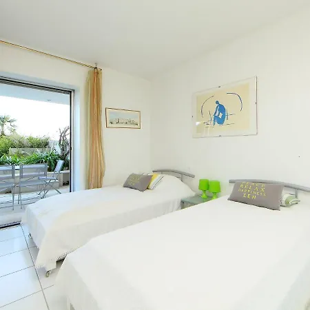 Bay-2 By Interhome