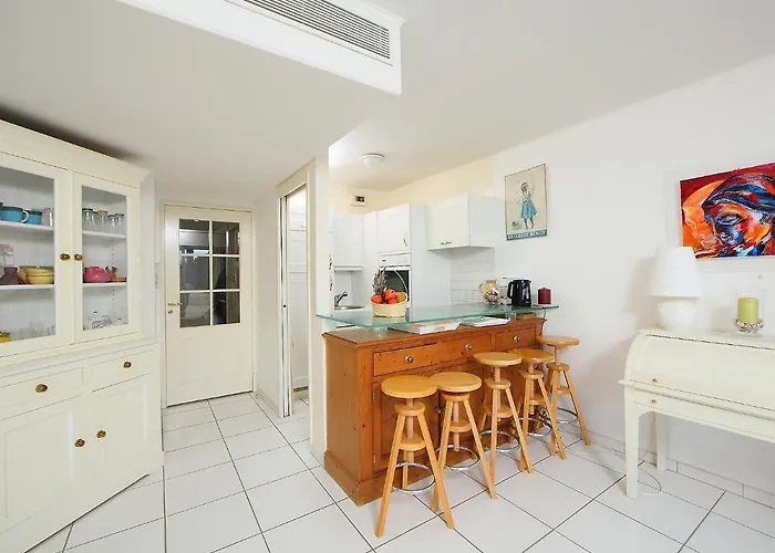 Bay-2 By Interhome