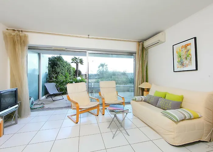 Bay-2 By Interhome Cannes